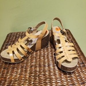 Blowfish Wedge Gladiator sandal-size 9.5
